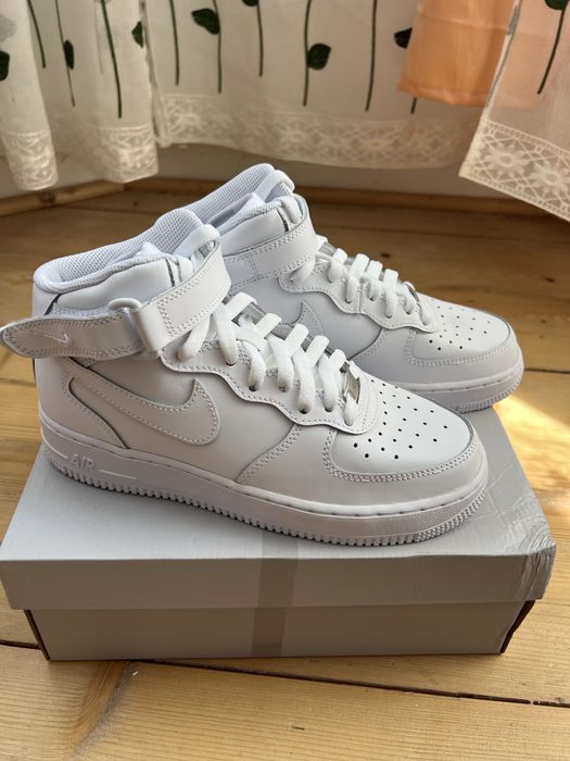 Vând Air Force 1 Triple White Mid GS