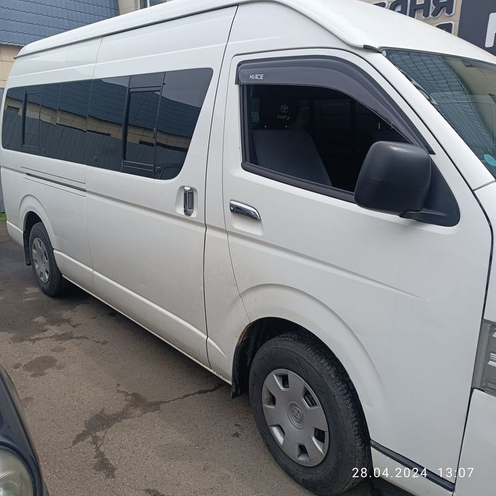 Микроавтобус Тойота Хайс аренда перевозки.14 мест.