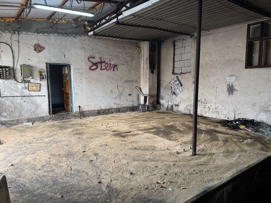 Inchiriez depozit/spatiu 95mp - Oradea, zona Nufarul