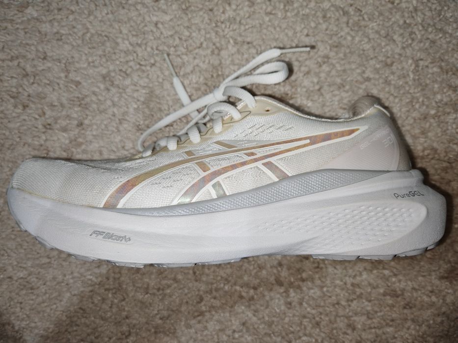 Спортивные женские кроссовки GEL-KAYANO 30 W от Asics