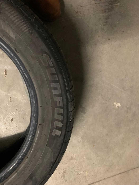 Продавам гуми 235/60/18  107H Michelin Cross Climate 2 -два броя + подарък 4броя китайски летни
