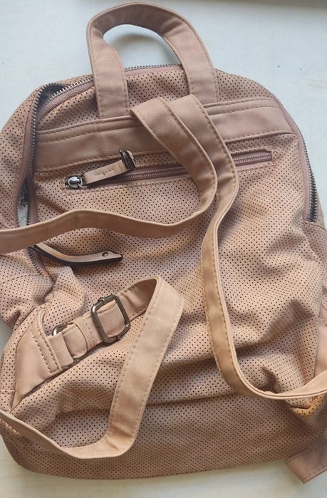 Продам рюкзак  suri frey  розового цвета