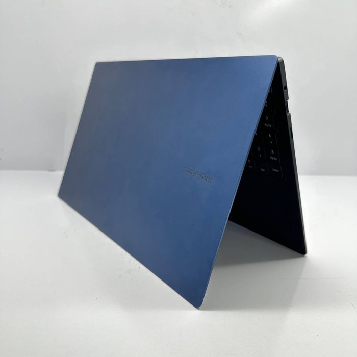 Noutbuk Samsung Book pro