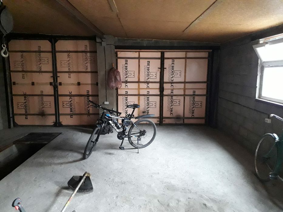 Сдам гараж на две машины.