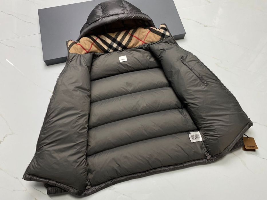 Geaca Burberry , calitate premium , pe comanda , noua , L