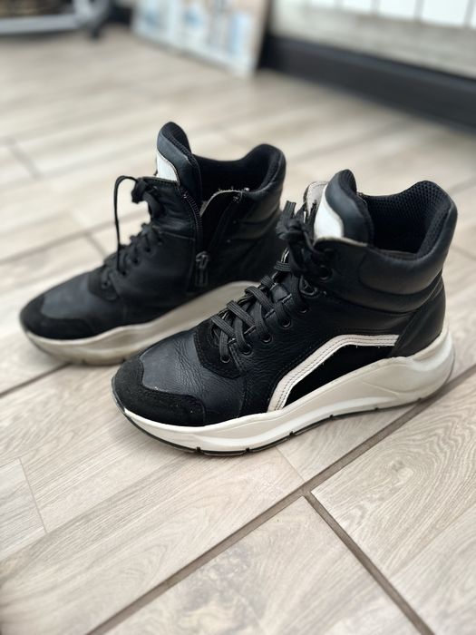 Продам обувь весений/осений