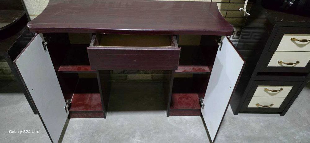 Трюмо сотилади БУ. Tryumo sotiladi BU