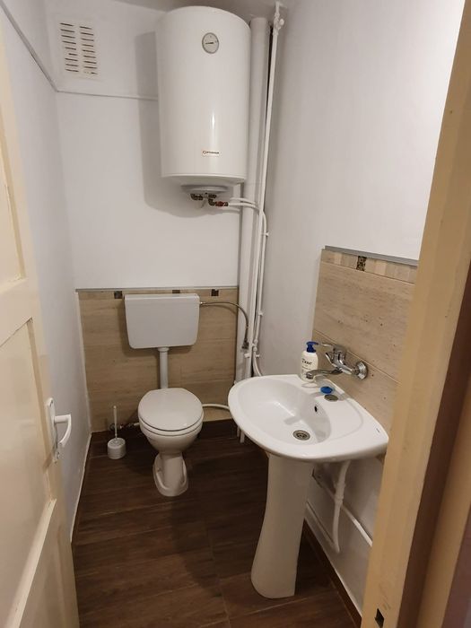 Închiriez apartament 3 camere, lângă Kaufland Carei