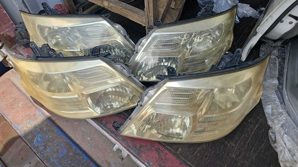 Фары на Тойота альфарды