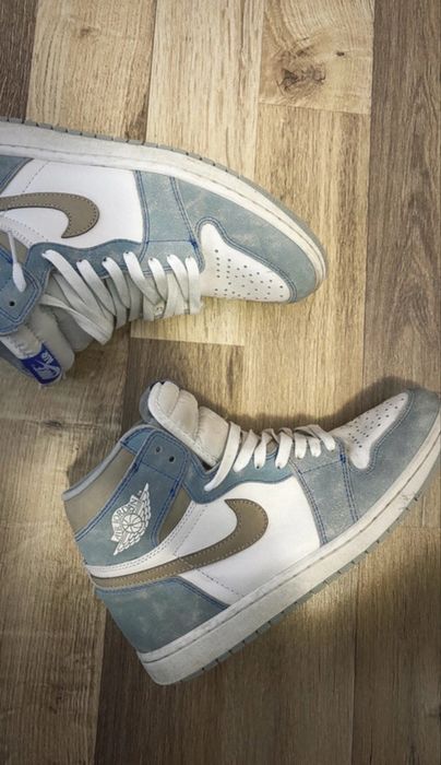 Jordan 1 Hyper Royal