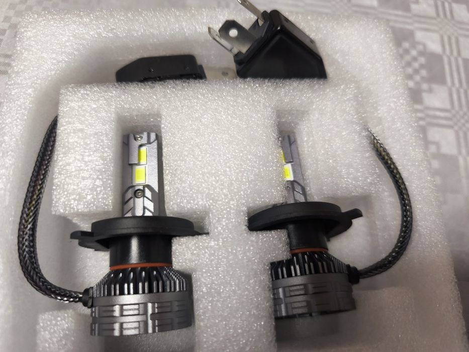 Продавам лед крушки h4 Нови