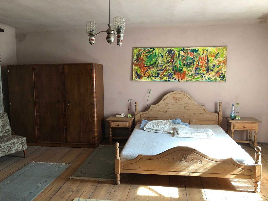 Vand casa in centrul Cisnadiei, 2 apartamente 135.000€