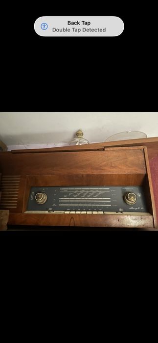 Радио-грамофон със грамофонни плочи