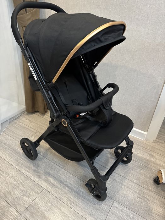 Коляска , состояние новой!