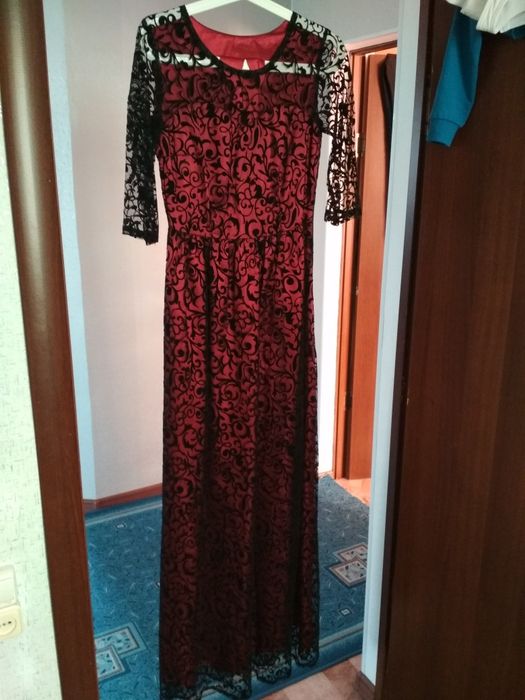 Продам платья 42-44размеры