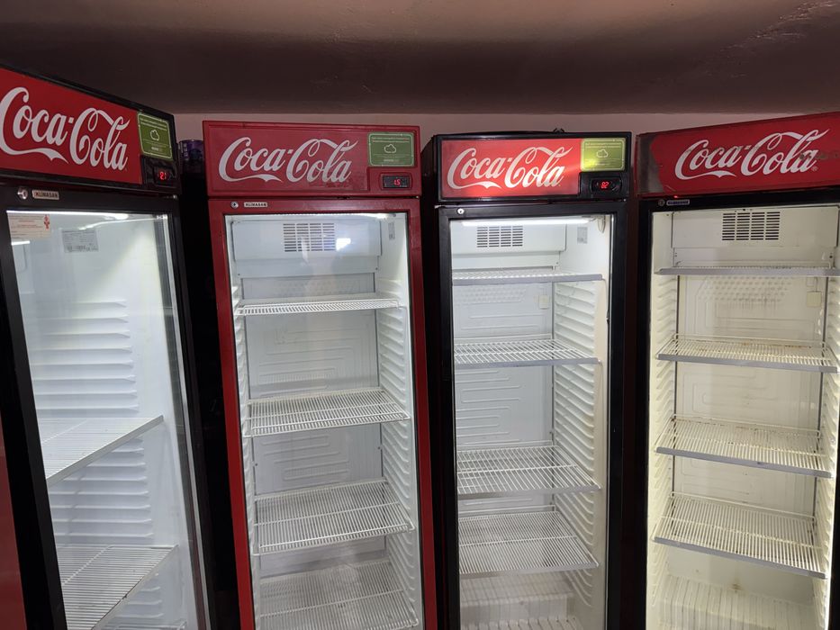 Продаю витринный холодильники