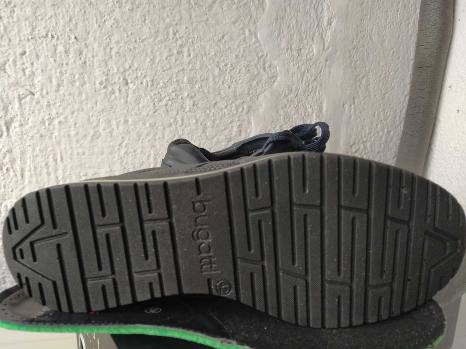 Спортни обувки от естествена кожа