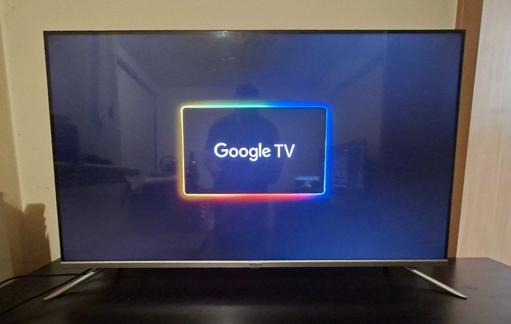 Телевизор Tesla 43" (108 см) Smart Google TV 43S635SFS Full HD - като нов, с оригиналния кашон, Chromecast, Dolby Audio, DVB-T2/S2