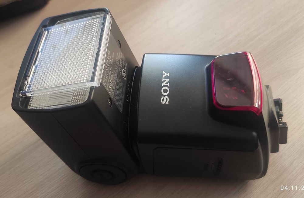 Срочно продам фотоаппарат SONY альфа 550 и вспышку SONY HVL-F42AM