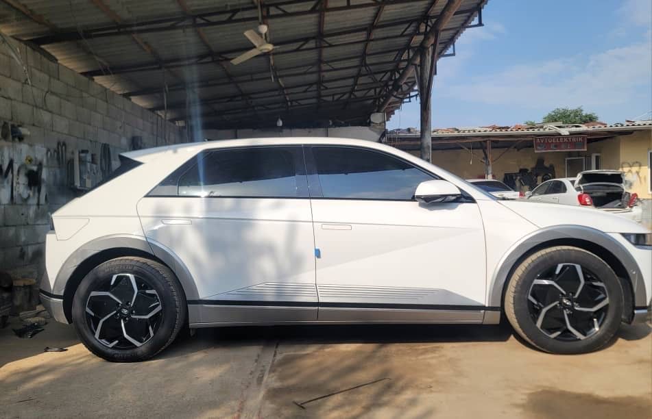 Hyundai Ioniq 2023 — 2