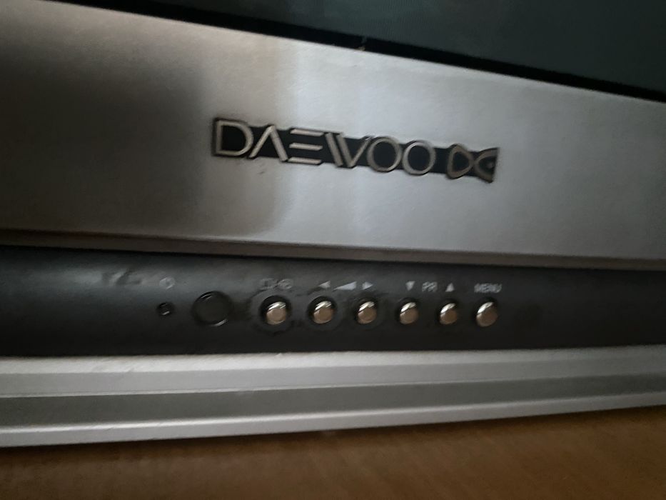 Продаю телевизор. Рабочий. Состояние  телевизора хорошее.