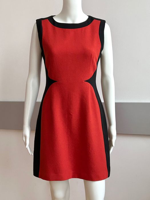 страхотна рокля с елегантна визия Prada