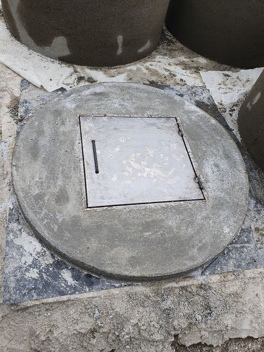 Vând tuburi de beton și execut/adâncesc fântâni