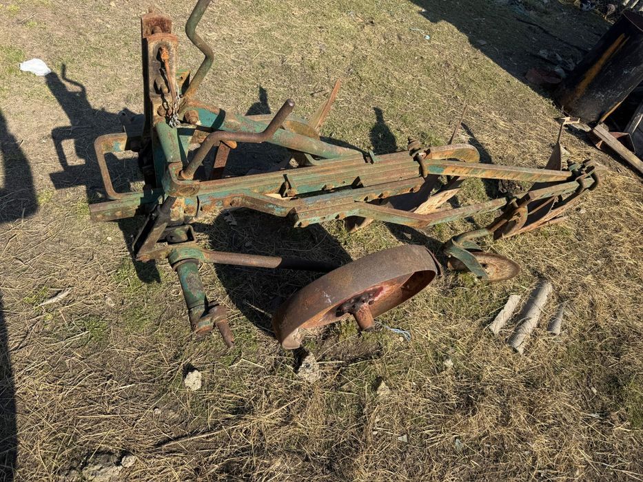 Vand plug 3 trupite  sau schimb cu alte utilaje