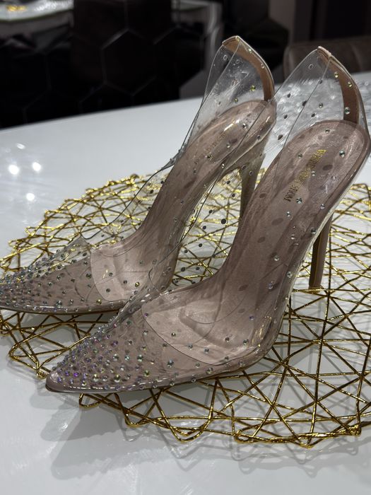 Pantofi cu pietre si pantofi turcoaz