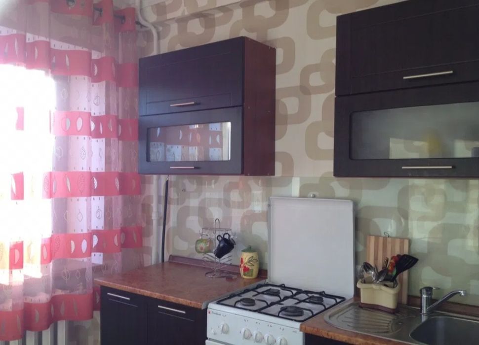 Сарыарка 11-Кенесары,  2ч 2000