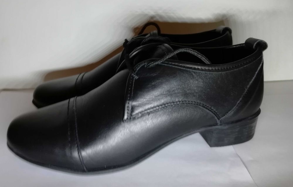 Нови дамски обувки от естествена кожа, 38 номер.