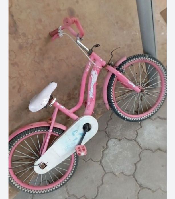 Продам розовый велосипед. За 13.000тенге.