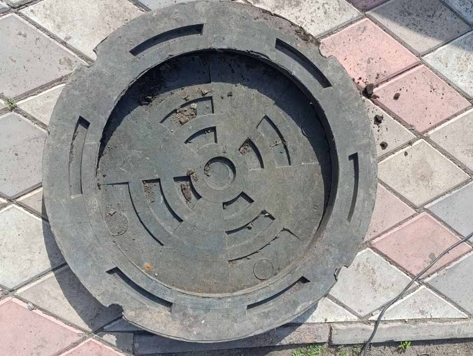 Люк.             ...