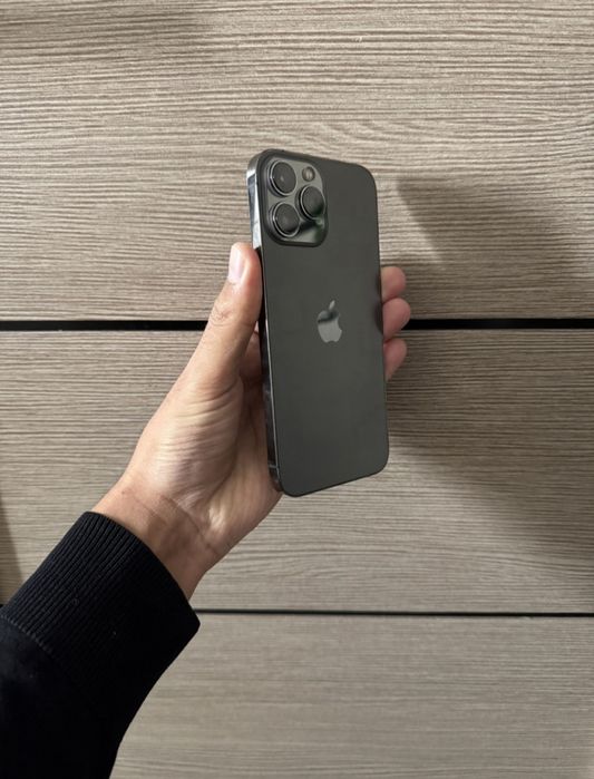 Продам Айфон 13Про Макс