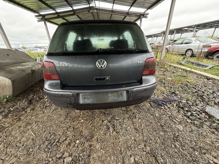 Golf 4 на части 1.9 дизел ръчни скорости