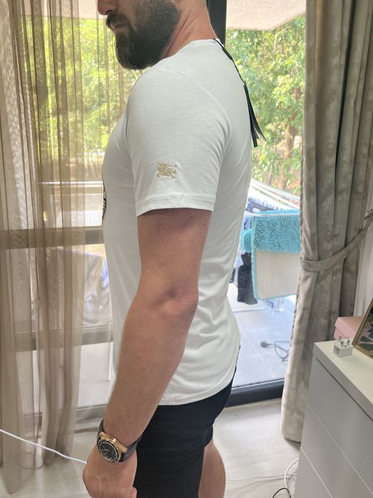 Tricou Burberry de Baieti