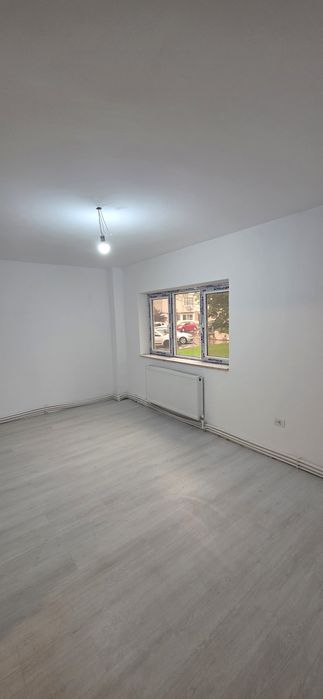 Vand apartament 2 camere Navodari