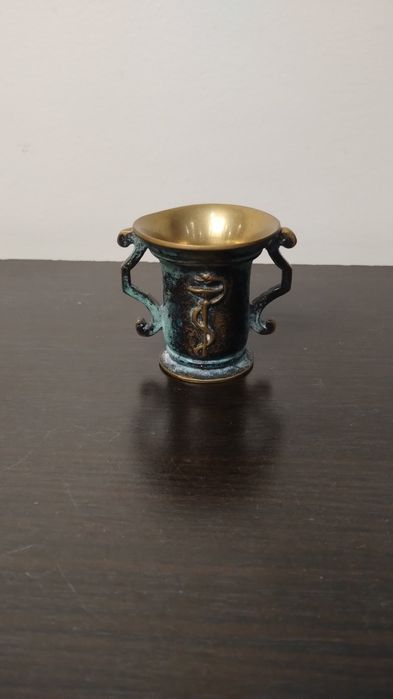 Декоративна чаша на Хигия. . Бронз.