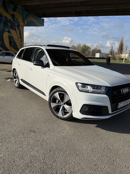 Audi Q7 model EXCLUSIV 7 locuri deosebit