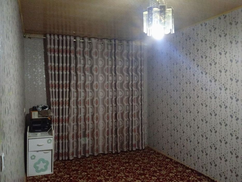 Qarshi shahar markazidan uy sotiladi