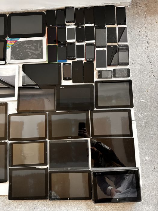 Голям ЛОТ телефони и таблети 65 броя топ цена!