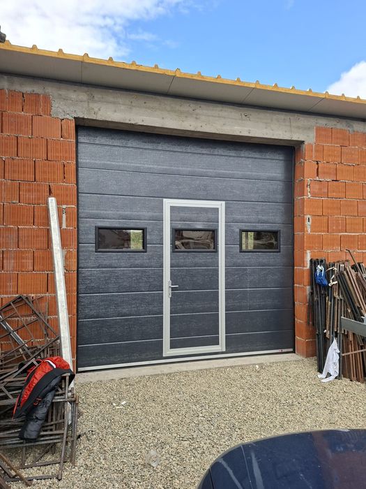 Ușa de garaj/ ușa tip rulou/ porți de garaj/ uși industriale