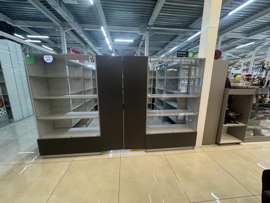 Продам витрины/стеллажи