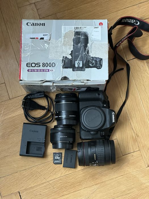 Фотоапарат Canon EOS 800D + 3 обектива, батерия, зарядно и аксесоари