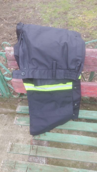 Costum pompieri contra intemperiilor