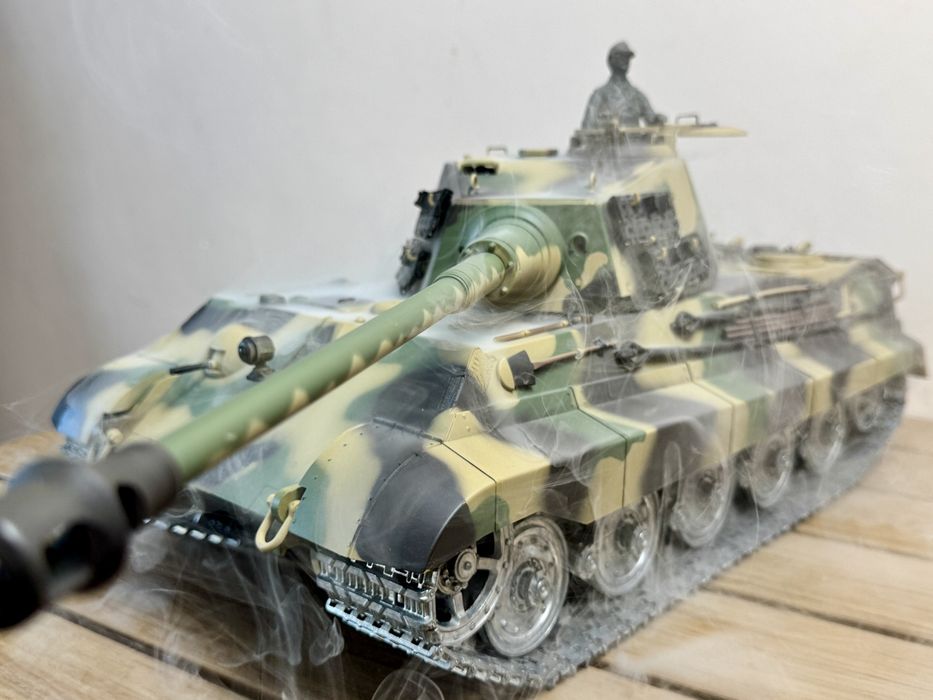 Радиоуправляем RC Танк King Tiger - Платка 7.0, WiFi Камера, Дим и 4 Батерии