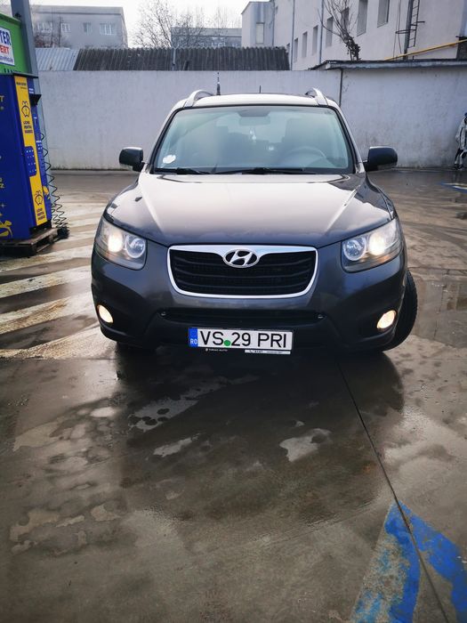 Vând  hyundai   an 2010