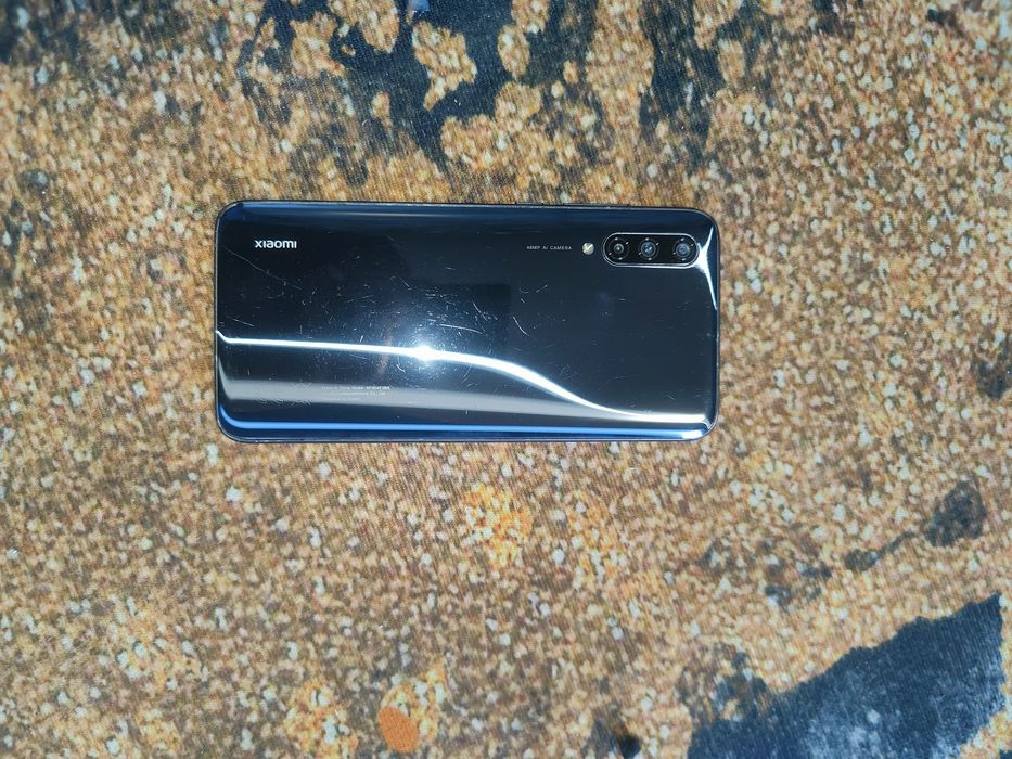 Vând telefon xiomi Mi 9 lite