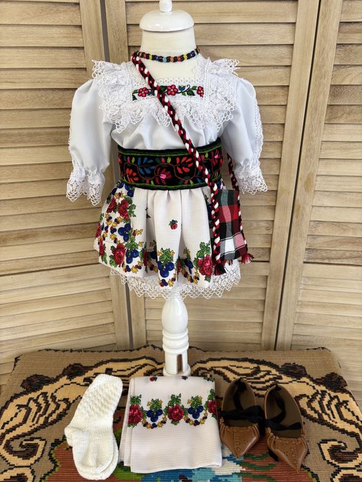 Costum popular pentru fetite de Maramures set complet
