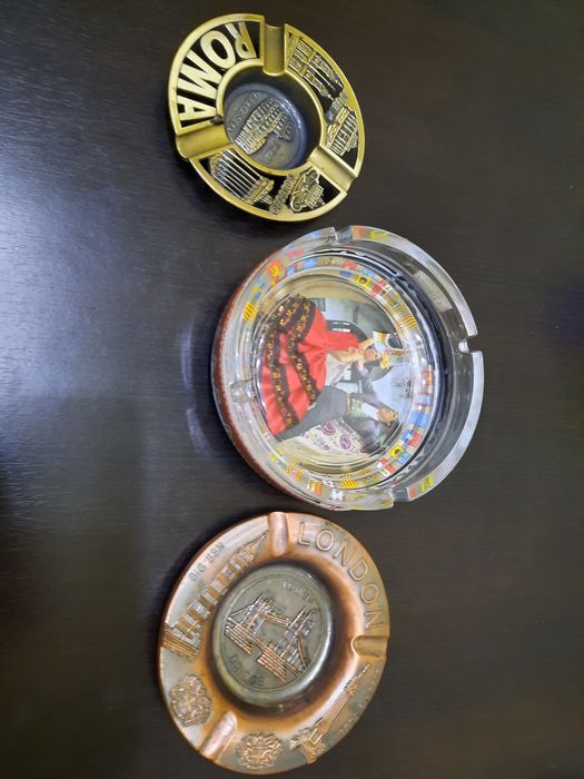 Oglinda cristal,Scrumiere cristal/zinc/cupru,Evantaie,Set cescute caf.